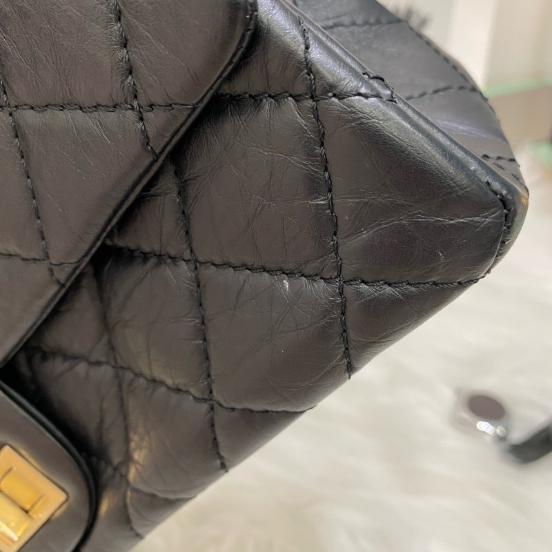 Chanel 2.55黑金經典款皺褶復古牛皮 肩背包-14