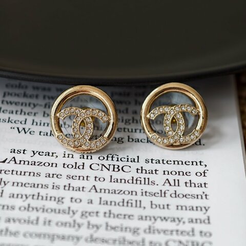 chanel香奈儿 双c带钻圆圈耳钉 A22C