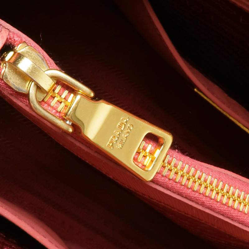 PRADA Saffiano皮革Saffiano Lux Tote Bag金扣手挽肩背兩用袋-16