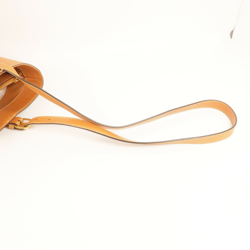 CELINE 牛皮皮革Bucket Triomphe金扣肩背袋-9