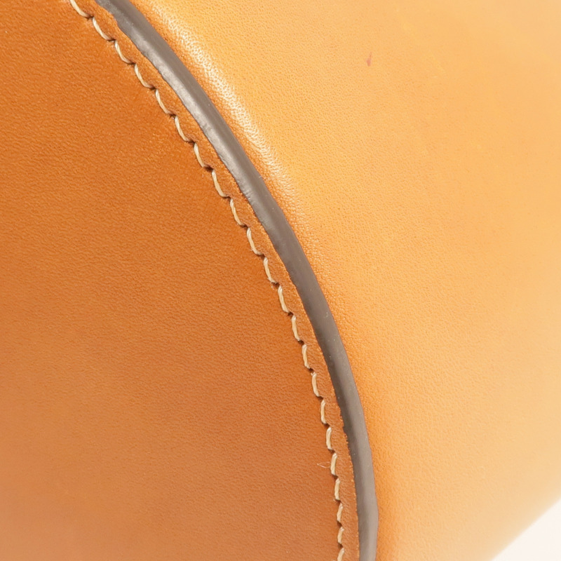 CELINE 牛皮皮革Bucket Triomphe金扣肩背袋-11