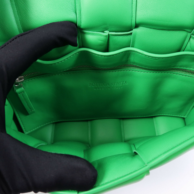 BOTTEGA VENETA 牛皮皮革Casstte Padded銀扣肩背袋-4