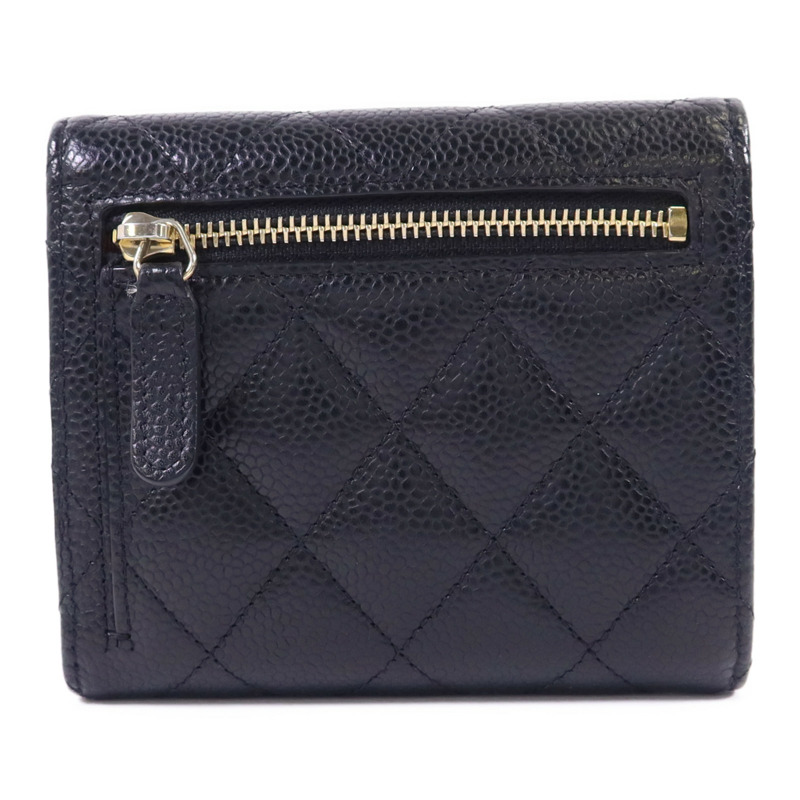 CHANEL 牛皮皮革Trifold Wallet金扣錢包-1