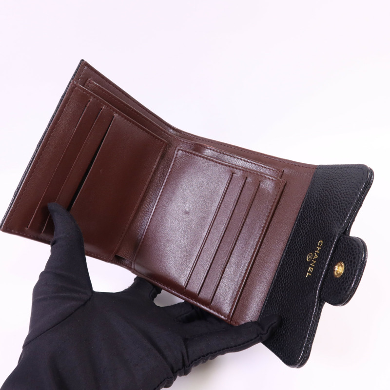 CHANEL 牛皮皮革Trifold Wallet金扣錢包-4