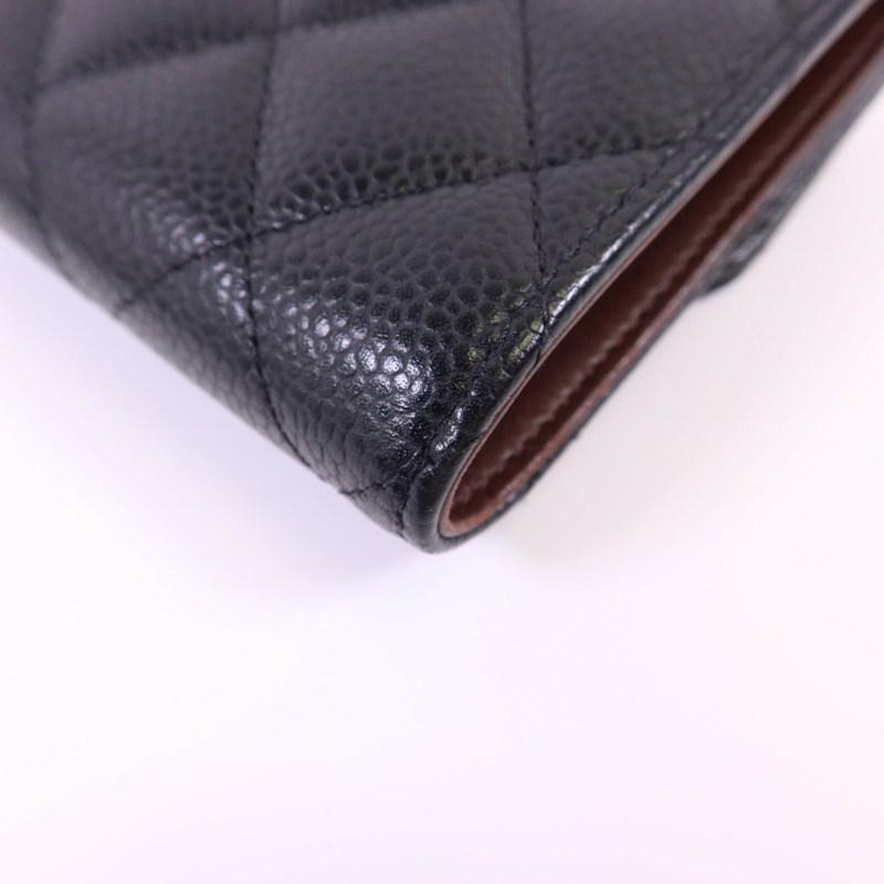 CHANEL 牛皮皮革Trifold Wallet金扣錢包-13