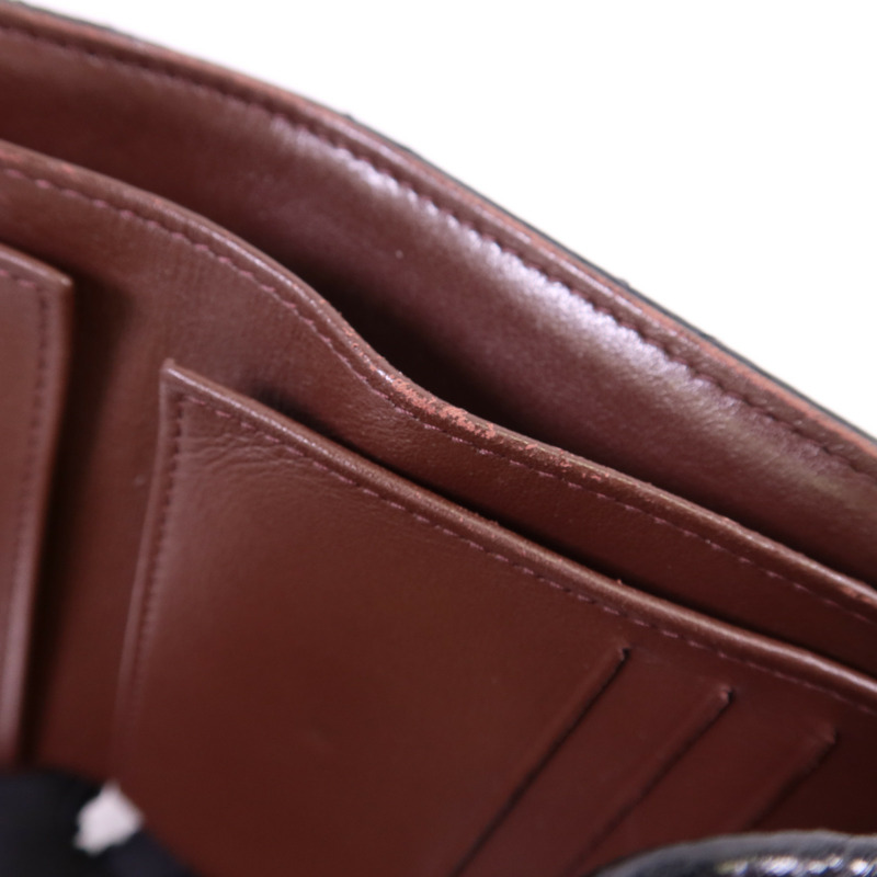 CHANEL 牛皮皮革Trifold Wallet金扣錢包-16