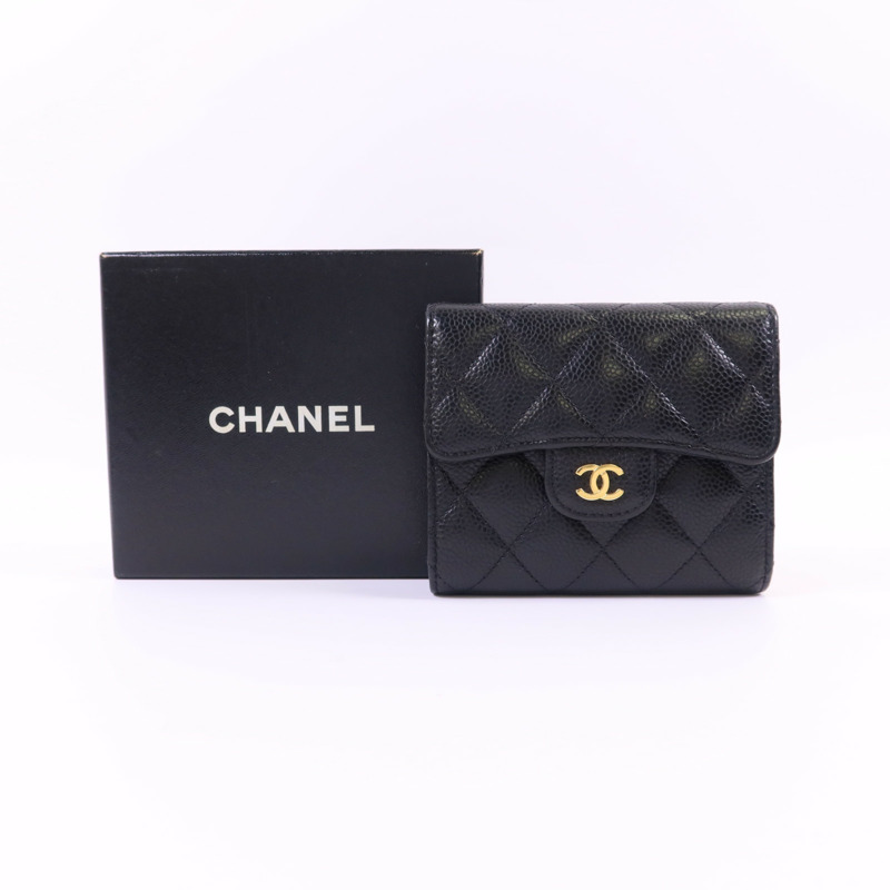 CHANEL 牛皮皮革Trifold Wallet金扣錢包-22