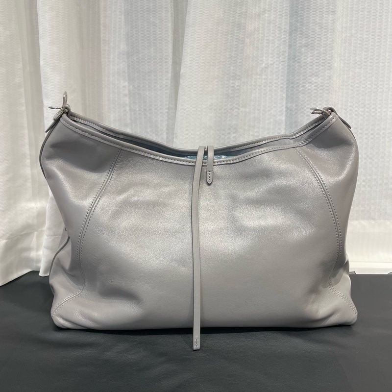 LV carryall 中號 鯊魚灰-1