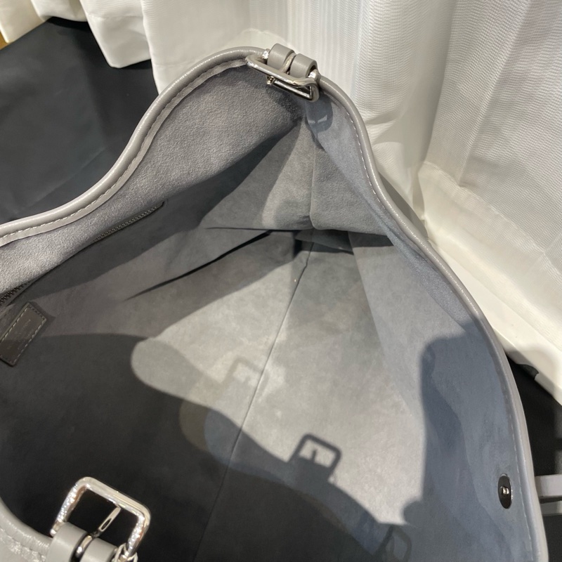 LV carryall 中號 鯊魚灰-4