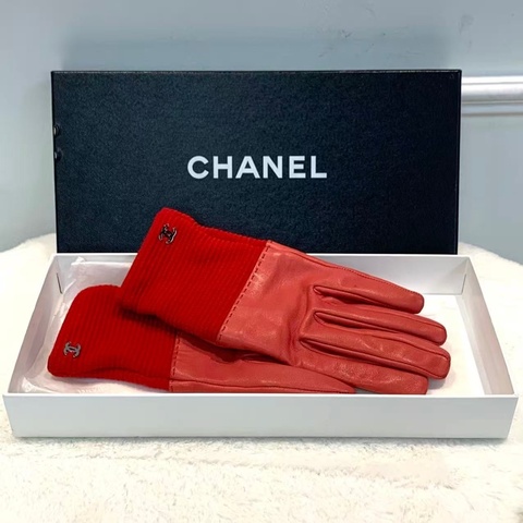 Chanel紅色手套