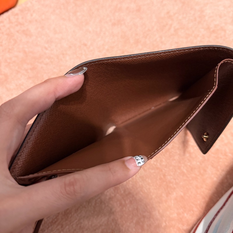 Louis Vuitton LV三折短夾（內咖啡色）-9