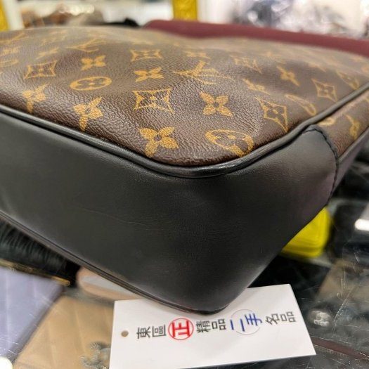 東區正精品㊣ LV M40386 原花黑色皮革邊翻蓋包斜背包郵差包大款 RZ6070-6