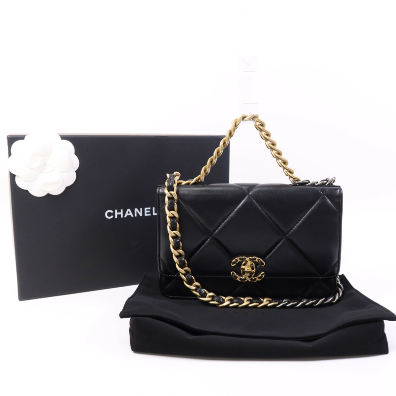 CHANEL 羊皮皮革Chanel 19 WOC鏈帶肩背袋-4