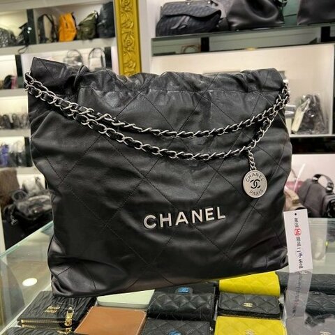 東區正精品㊣CHANEL 22 BAG AS3261 香奈兒黑色全皮銀字銀幣銀鍊肩背包購物袋包中款 RZ6074