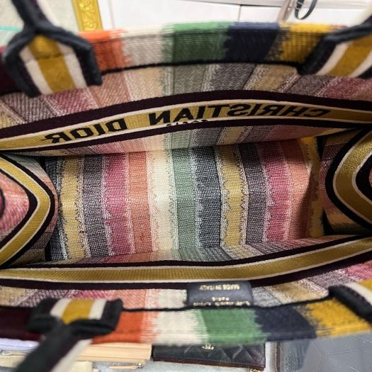 東區正精品㊣CHRISTIAN Dior Book Tote 彩色條紋繡手提包肩背包中款 RZ6075-2
