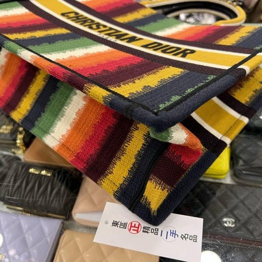 東區正精品㊣CHRISTIAN Dior Book Tote 彩色條紋繡手提包肩背包中款 RZ6075-9