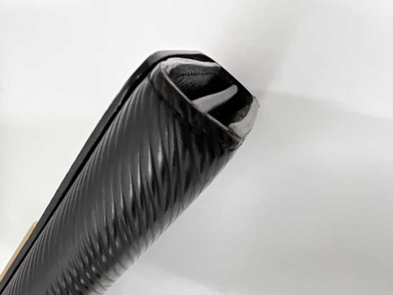 LV 黑Epi金釦Twist 12卡零錢袋長夾M80690-4