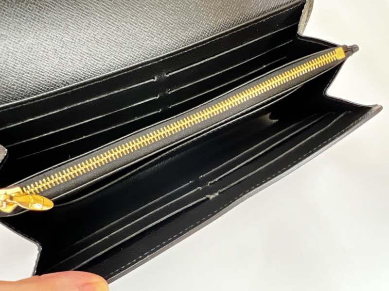 LV 黑Epi金釦Twist 12卡零錢袋長夾M80690-9