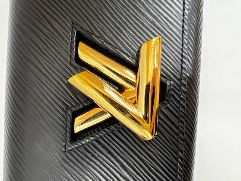 LV 黑Epi金釦Twist 12卡零錢袋長夾M80690-12