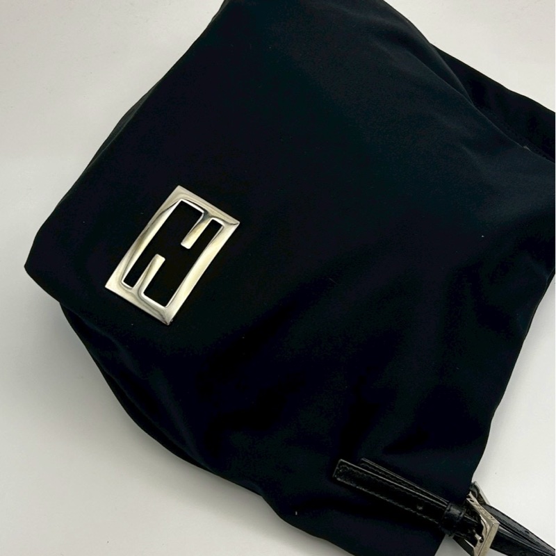 🏷️ Fendi 肩背包-3