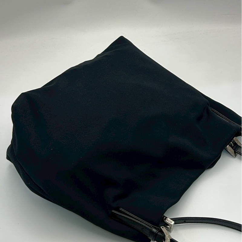 🏷️ Fendi 肩背包-4