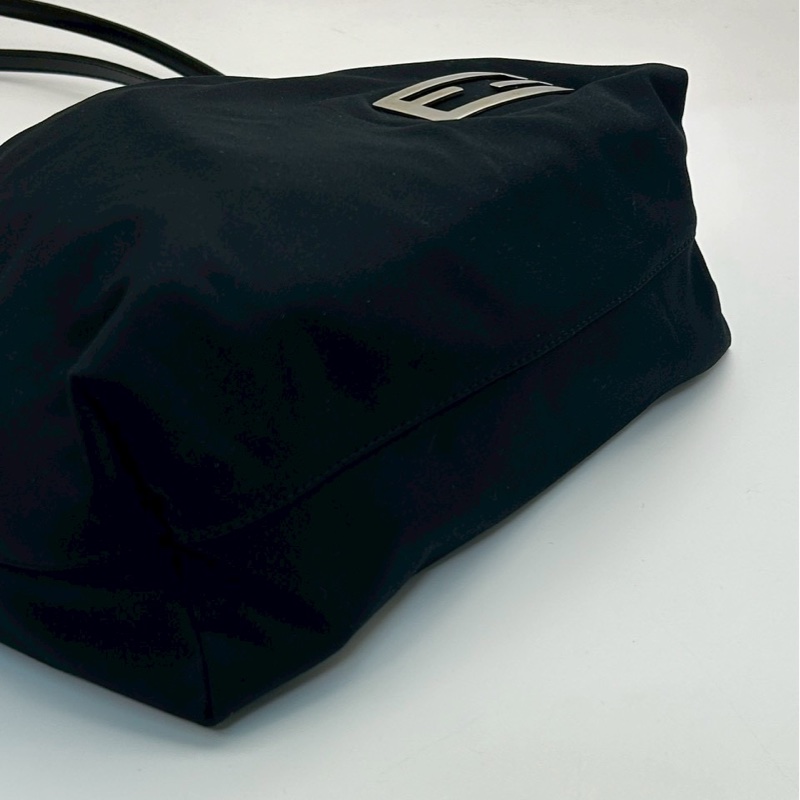 🏷️ Fendi 肩背包-5