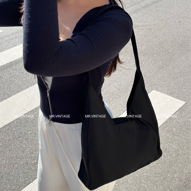 Prada 低調肩背包-1