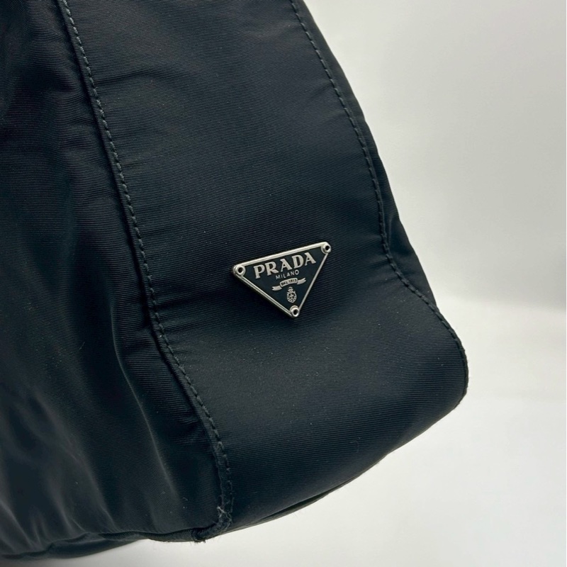 Prada 低調肩背包-5