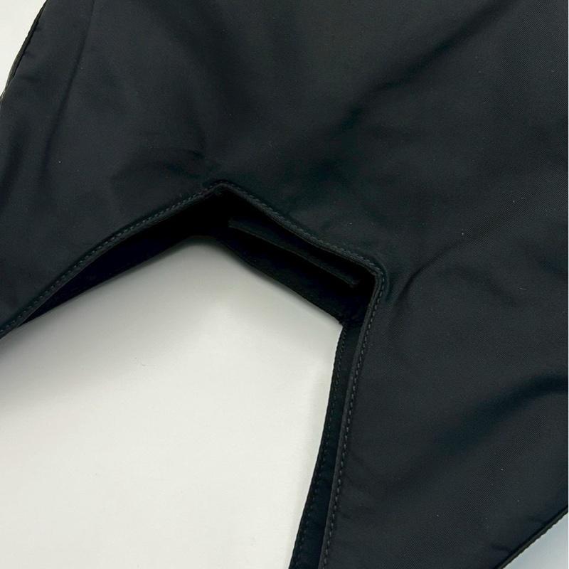 Prada 低調肩背包-8