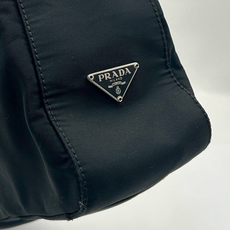 Prada 低調肩背包-9