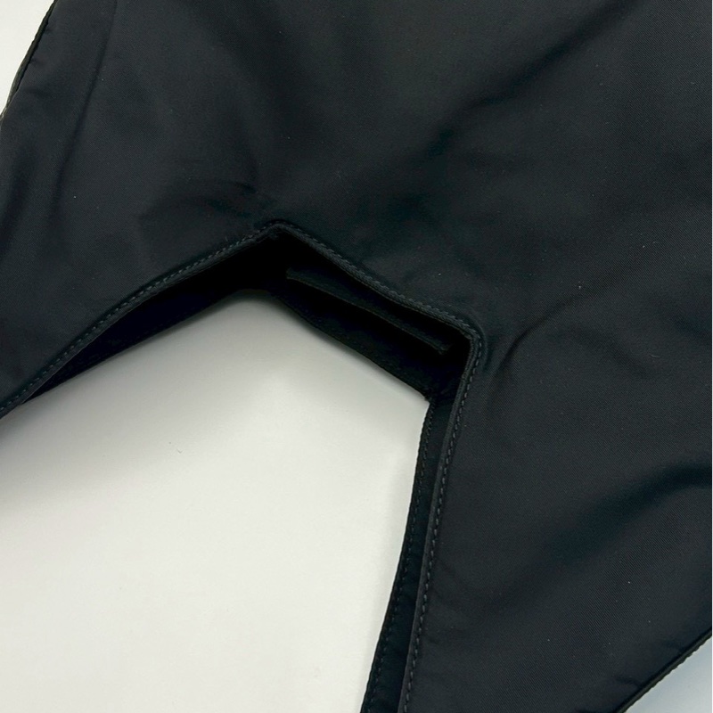 Prada 低調肩背包-13