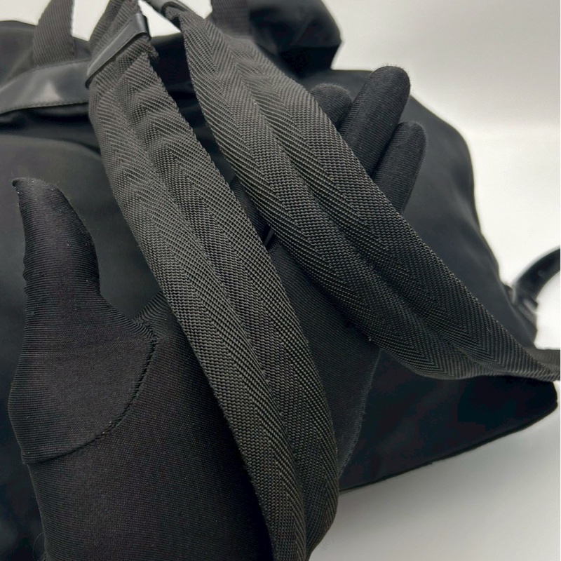 🏷️ Prada 降落傘包中號-4