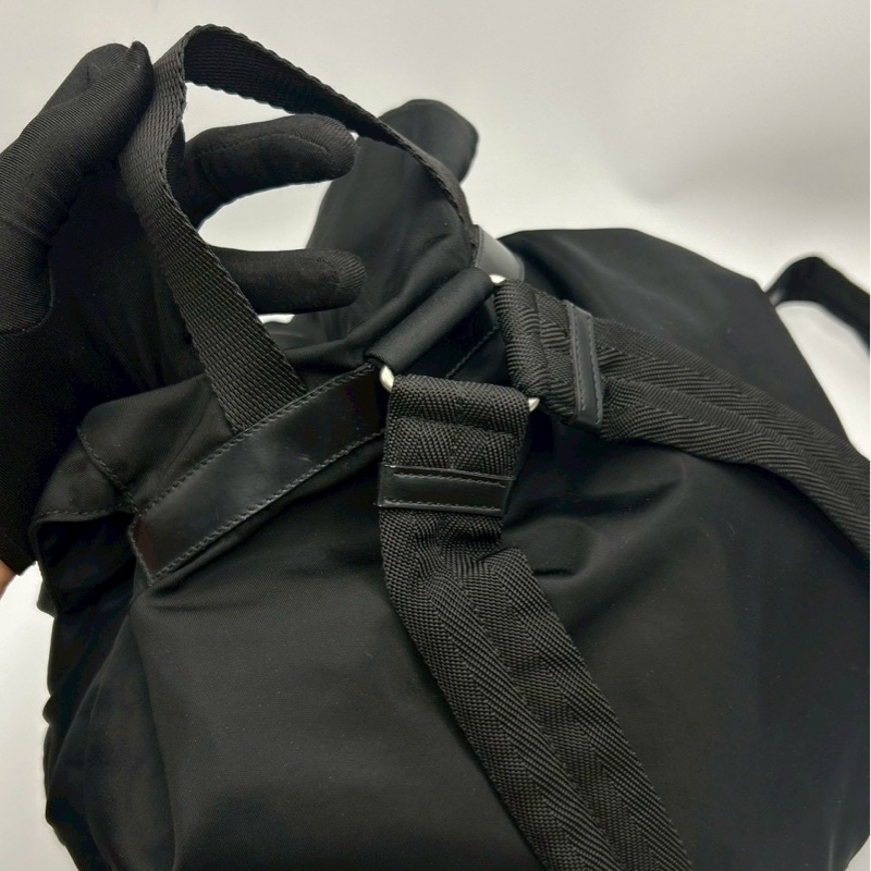 🏷️ Prada 降落傘包中號-9