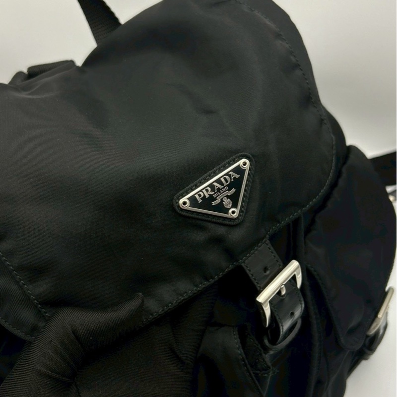 🏷️ Prada 降落傘包中號-11