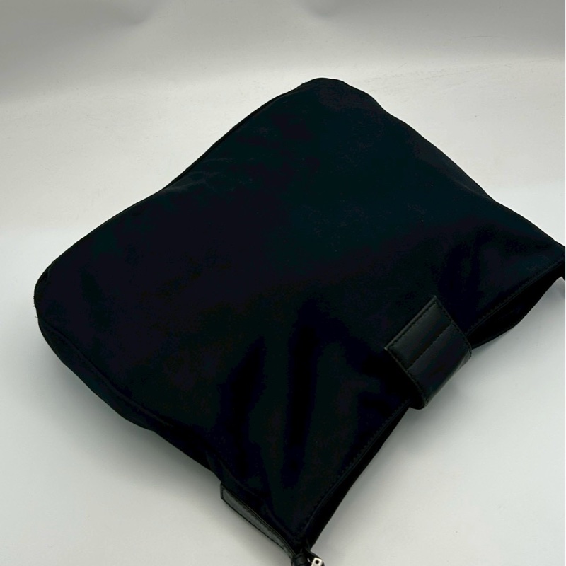 🏷️ Fendi 肩背包-6