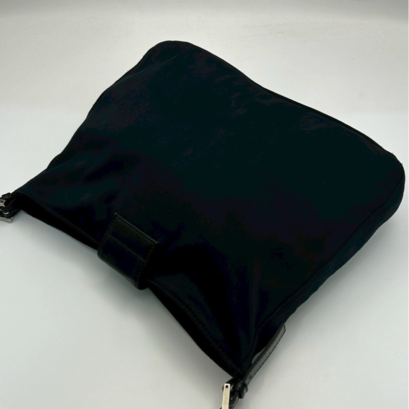 🏷️ Fendi 肩背包-7