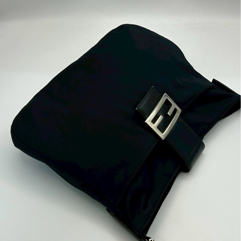 🏷️ Fendi 肩背包-8