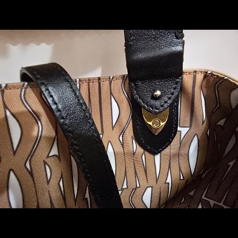 Dior帆布字母塗鴉款-25