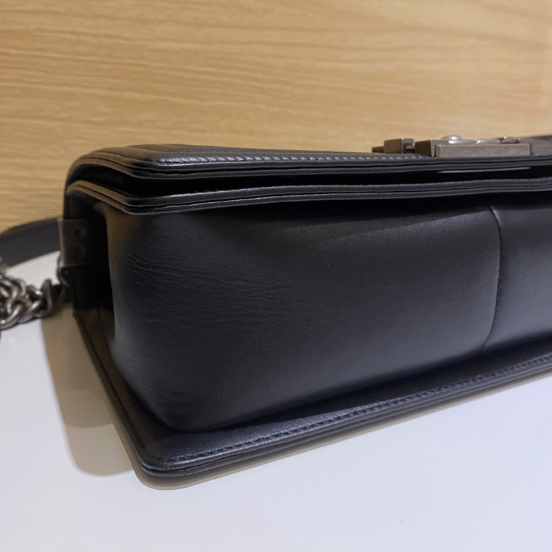 Chanel boy25牛皮限量黑色琺瑯扣-3