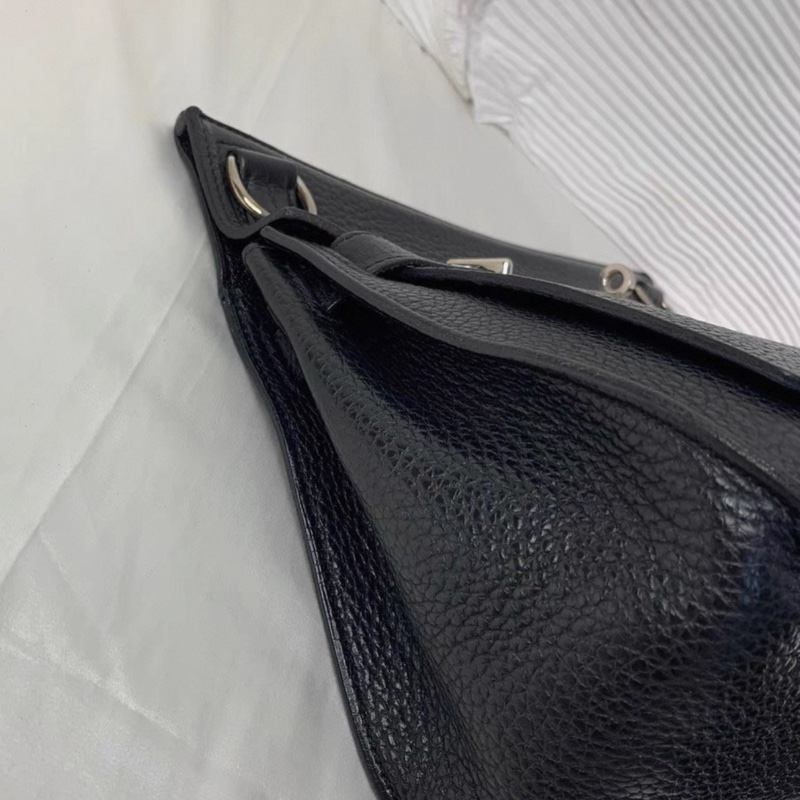 Hermes愛馬仕 吉普賽28 當下最火的黑銀配色 最好看小號 方塊Q刻 尺寸：28*12*23-2