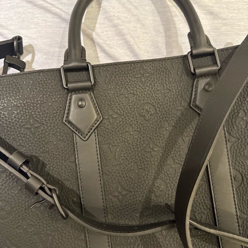 LV M21866 Sac Plat NV 男用托特包附防塵袋盒裝-3