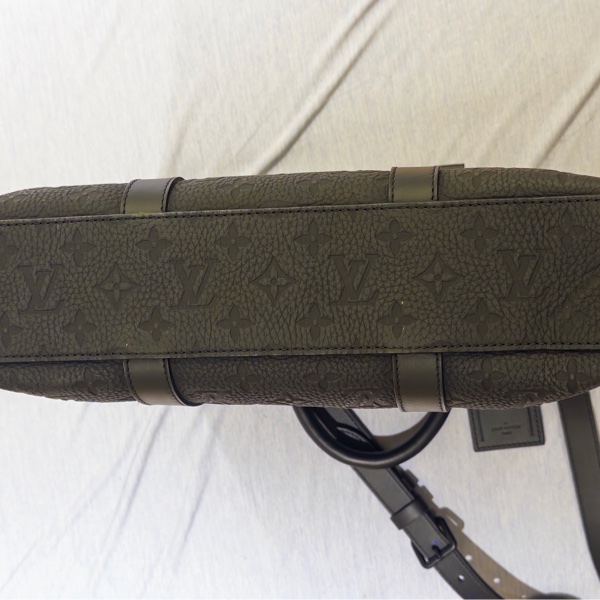 LV M21866 Sac Plat NV 男用托特包附防塵袋盒裝-7