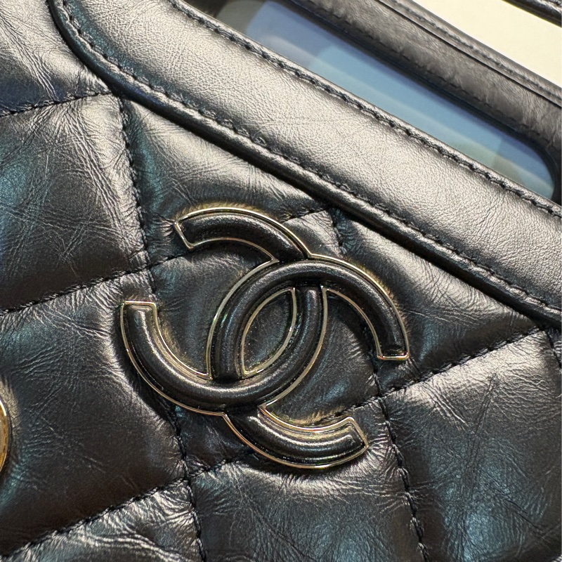 Chanel 2020 限量復古小牛皮徽章手提肩揹包Tote-2