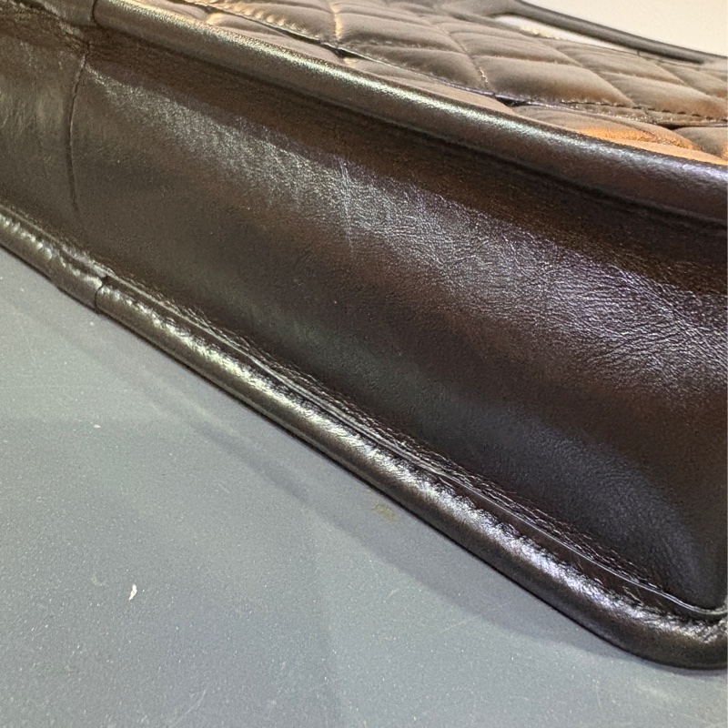 Chanel 2020 限量復古小牛皮徽章手提肩揹包Tote-6