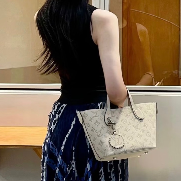 ✨Louis Vuitton Lv Blossom 月光女神托特包 晶片款🌙-0