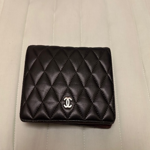 日本購入 CHANEL香奈兒  黑銀牛皮對開長夾
