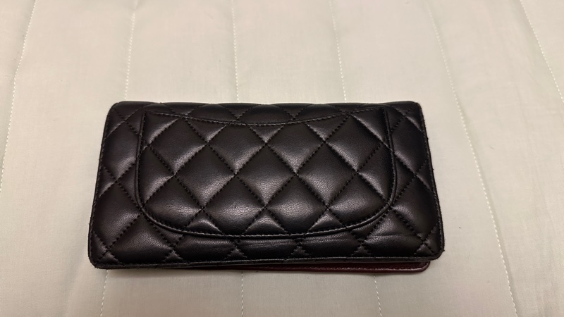日本購入 CHANEL香奈兒 黑銀牛皮對開長夾-1
