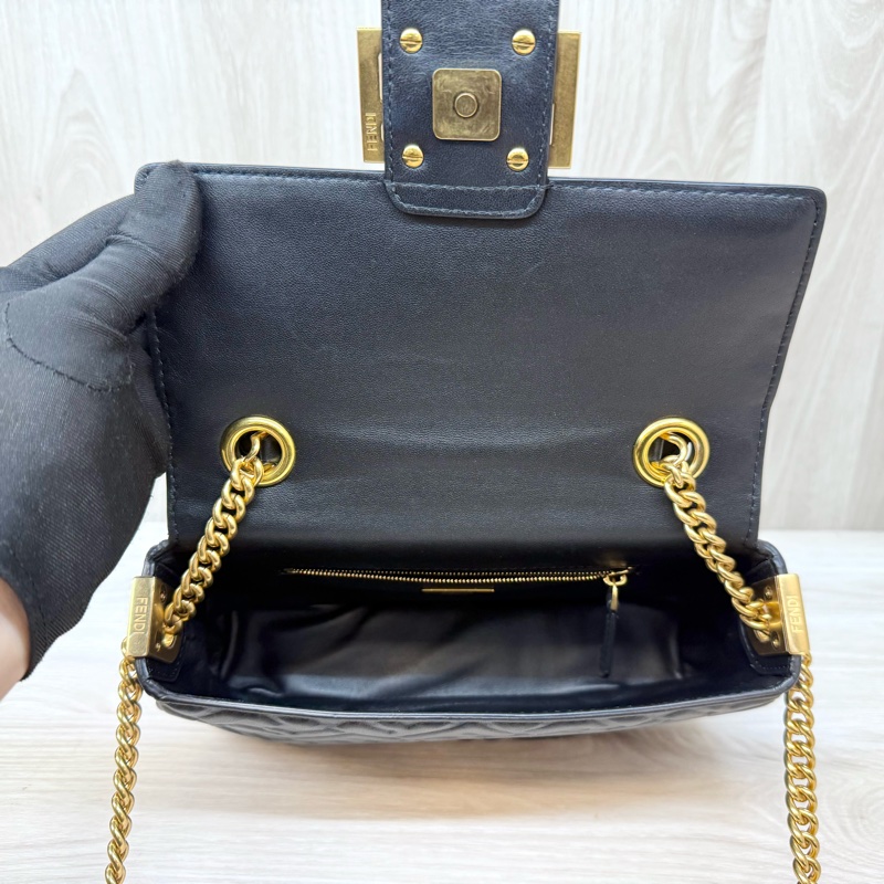 FENDI黑羊皮Baguette Chain小號法棍包8BR793-6