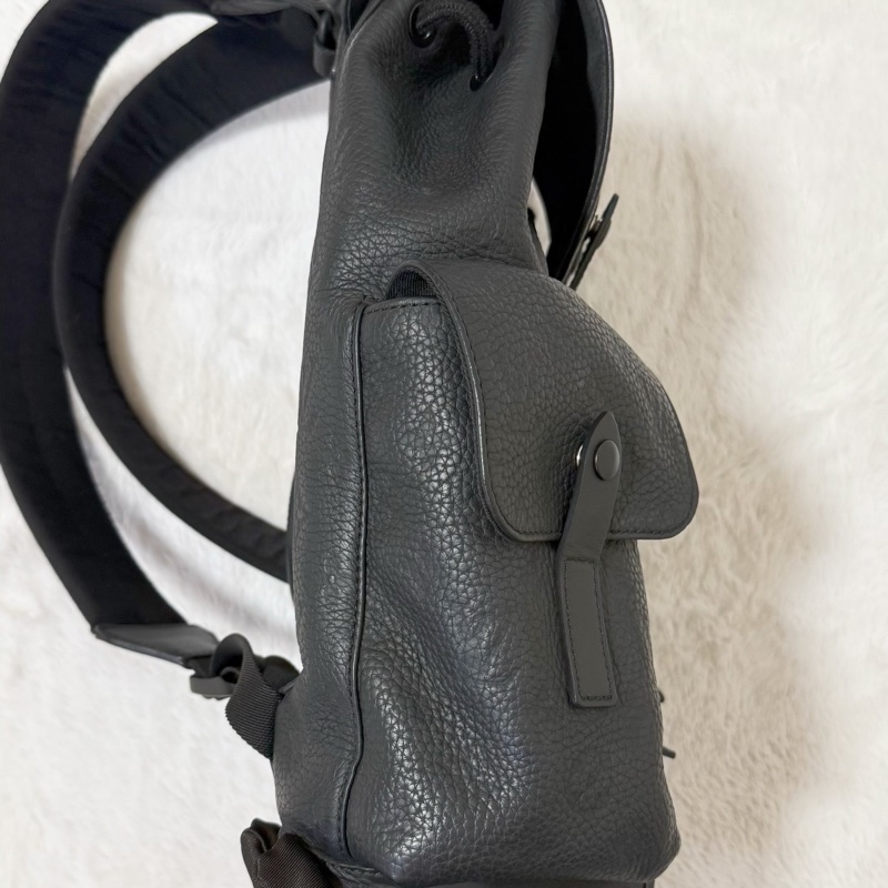 Louis Vuitton Christopher PM 壓紋牛皮背包-3