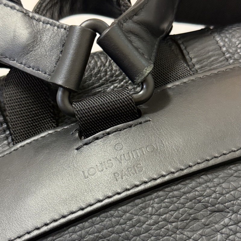 Louis Vuitton Christopher PM 壓紋牛皮背包-5